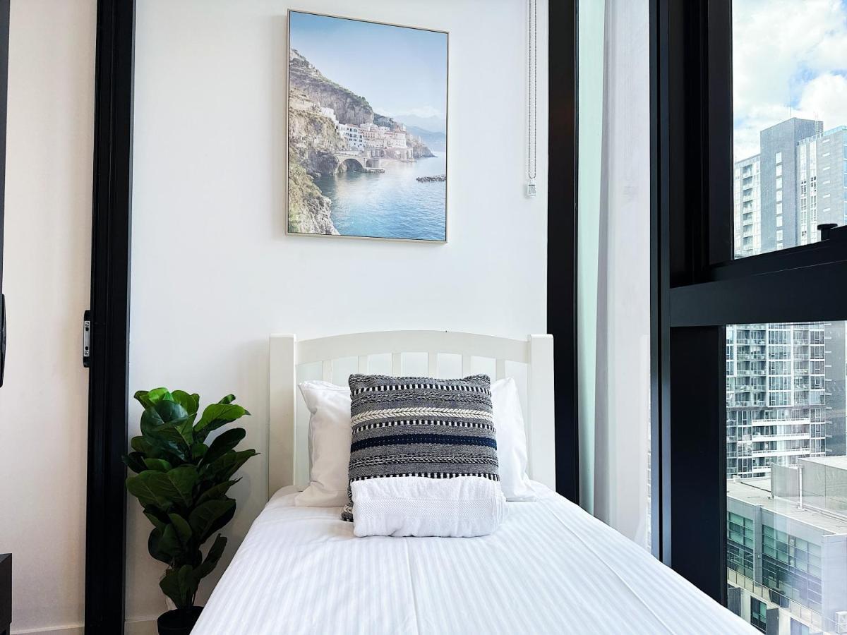 Beautiful Skyview Cbd Highrise 3Beds With Carpark Available Leilighet Melbourne Eksteriør bilde